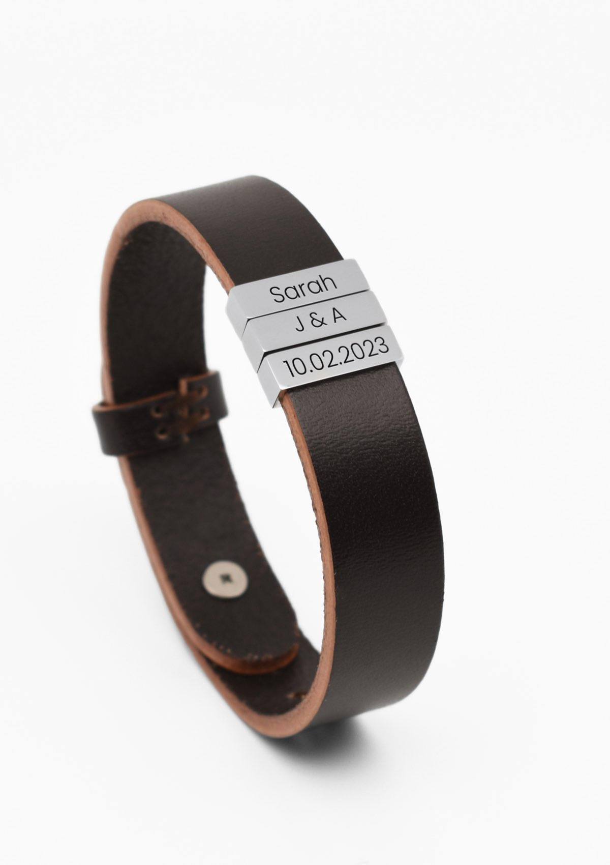 bracelet personnalisé en cuir avec trois plaques en acier 